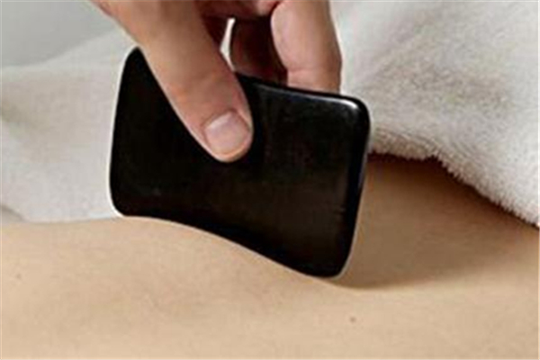 刮痧來月經(jīng)了怎么回事 刮痧來月經(jīng)能刮嗎 刮痧來月經(jīng)了怎么回事 刮痧來月經(jīng)能刮嗎