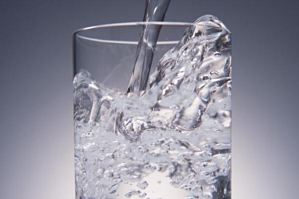 孕婦一天喝多少水 孕婦在懷孕不同的階段如何喝水 孕婦一天喝多少水 孕婦在懷孕不同的階段如何喝水