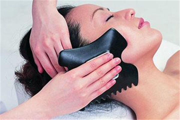 刮痧來月經(jīng)了怎么回事 刮痧來月經(jīng)能刮嗎 刮痧來月經(jīng)了怎么回事 刮痧來月經(jīng)能刮嗎