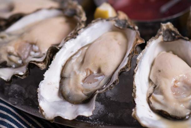 生蠔可以放多久 帶殼的生蠔冷藏可以保存多久 生蠔可以放多久 帶殼的生蠔冷藏可以保存多久