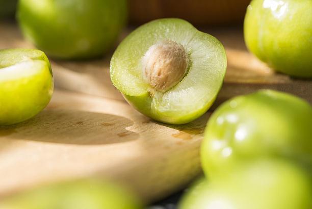 李子的熱量高不高 減肥可以吃李子嗎 李子的熱量高不高 減肥可以吃李子嗎