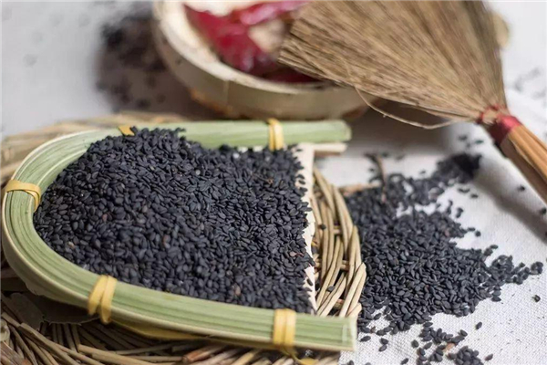 黑芝麻能補(bǔ)腎嗎 黑芝麻有什么功效 黑芝麻能補(bǔ)腎嗎 黑芝麻有什么功效