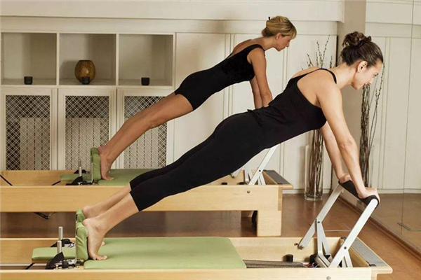 普拉提和瑜伽有什么區(qū)別 普拉提和瑜伽哪個(gè)好 普拉提和瑜伽有什么區(qū)別 普拉提和瑜伽哪個(gè)好