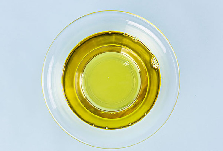 橄欖油每天擦臉可以嗎 橄欖油每天擦臉有什么好處 橄欖油每天擦臉可以嗎 橄欖油每天擦臉有什么好處