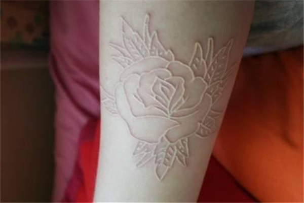 隱形紋身真的存在嗎 隱形紋身怎么弄的 隱形紋身真的存在嗎 隱形紋身怎么弄的