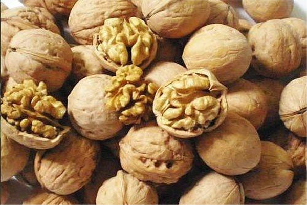 核桃能補(bǔ)腦嗎 為什么吃核桃能補(bǔ)腦 核桃能補(bǔ)腦嗎 為什么吃核桃能補(bǔ)腦