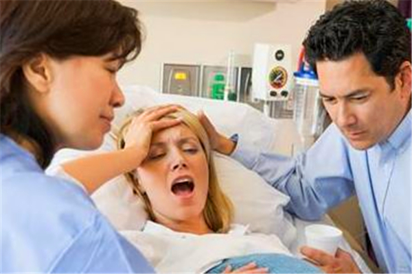 分娩時(shí)可以打無痛針嗎 分娩時(shí)打無痛針有哪些風(fēng)險(xiǎn) 分娩時(shí)可以打無痛針嗎 分娩時(shí)打無痛針有哪些風(fēng)險(xiǎn)