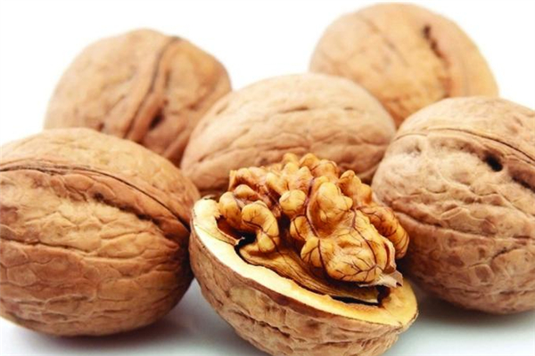核桃發(fā)苦能吃嗎 核桃怎么挑選好壞 核桃發(fā)苦能吃嗎 核桃怎么挑選好壞