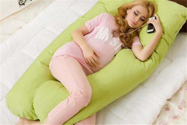 水中分娩與無痛分娩哪個好 水中分娩有什么要求 水中分娩與無痛分娩哪個好 水中分娩有什么要求