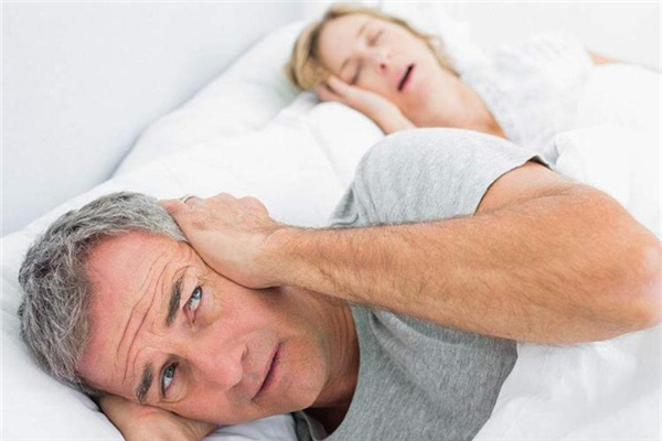 打鼾屬于睡眠障礙嗎 打鼾有什么危害性 打鼾屬于睡眠障礙嗎 打鼾有什么危害性