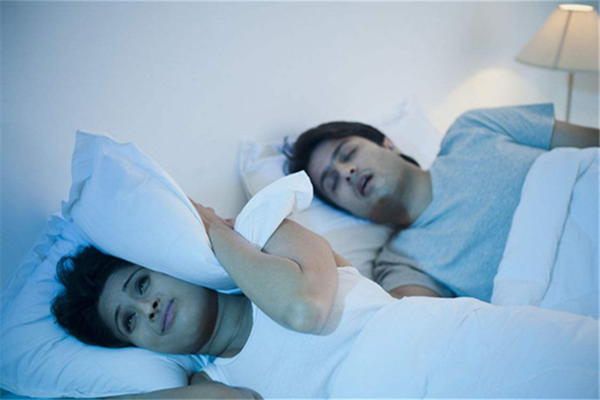 打鼾屬于睡眠障礙嗎 打鼾有什么危害性 打鼾屬于睡眠障礙嗎 打鼾有什么危害性