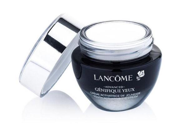 眼霜一天用幾次最好 涂抹眼霜的注意事項(xiàng)介紹 眼霜一天用幾次最好 涂抹眼霜的注意事項(xiàng)介紹