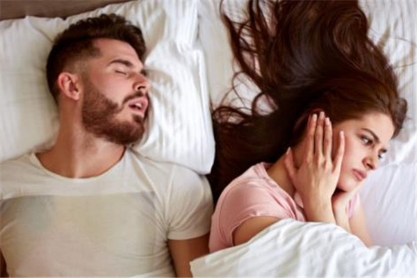 打鼾屬于睡眠障礙嗎 打鼾有什么危害性 打鼾屬于睡眠障礙嗎 打鼾有什么危害性