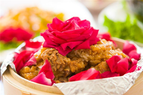 云南大學食堂推出玫瑰宴 玫瑰宴是什么 云南大學食堂推出玫瑰宴 玫瑰宴是什么