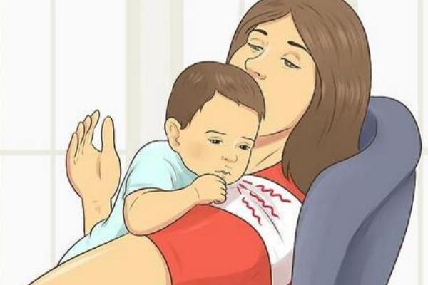 新生兒打嗝吐奶怎么回事 新生兒打嗝要抱起來(lái)嗎 新生兒打嗝吐奶怎么回事 新生兒打嗝要抱起來(lái)嗎