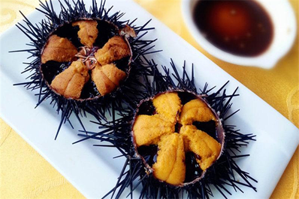 海膽的黃是什么部位 海膽黃發(fā)黑還能吃嗎 海膽的黃是什么部位 海膽黃發(fā)黑還能吃嗎