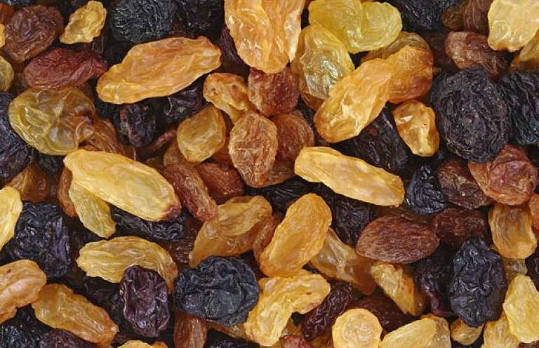 黑加侖葡萄干和普通葡萄干的區(qū)別 黑加侖葡萄干泡水喝好還是干吃好 黑加侖葡萄干和普通葡萄干的區(qū)別 黑加侖葡萄干泡水喝好還是干吃好