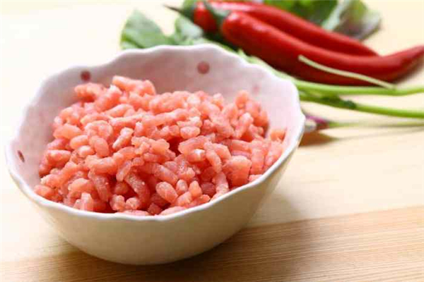 豬肉丸子的做法 豬肉丸怎么做才有彈性 豬肉丸子的做法 豬肉丸怎么做才有彈性