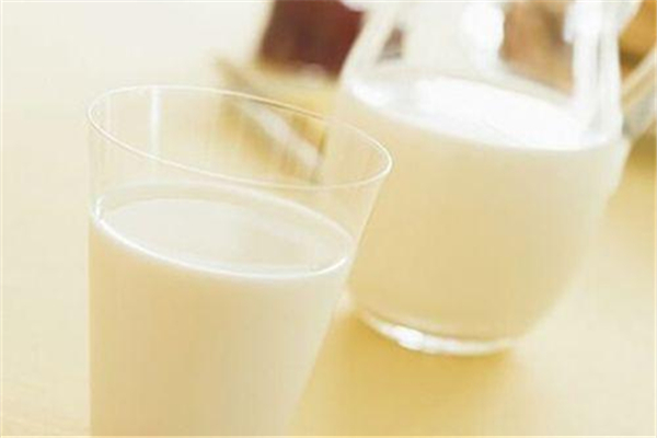 奶粉怎么沖不結(jié)塊 奶粉怎么沖比例 奶粉怎么沖不結(jié)塊 奶粉怎么沖比例