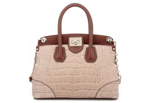 包包可以用酒精擦嗎 牛皮包的保養(yǎng)方法 包包可以用酒精擦嗎 牛皮包的保養(yǎng)方法