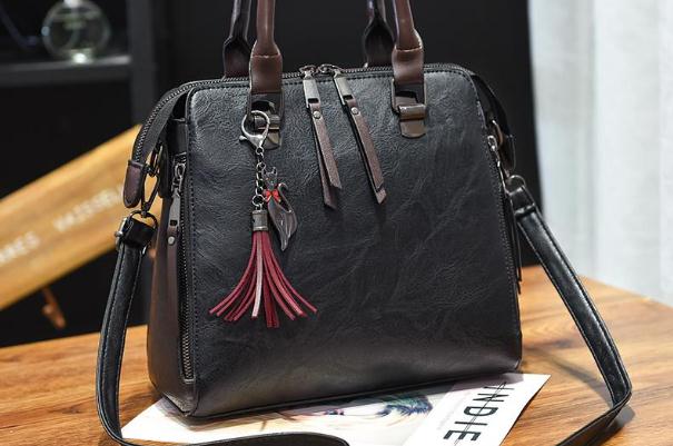 包包的五金磨損怎么修復(fù)呢 包包的五金掉色怎么補 包包的五金磨損怎么修復(fù)呢 包包的五金掉色怎么補