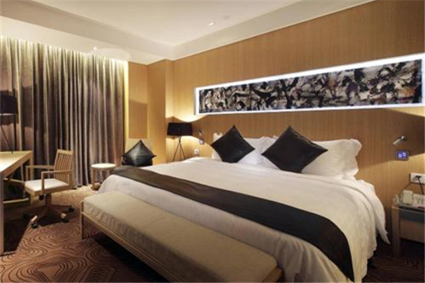 五一機票酒店價格報復(fù)性上漲 五一出游人數(shù)大增 五一機票酒店價格報復(fù)性上漲 五一出游人數(shù)大增