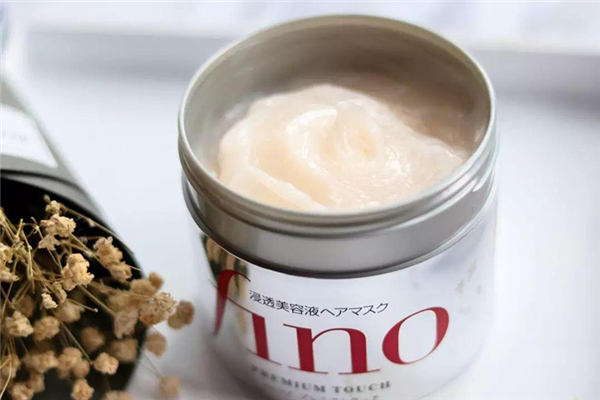 發(fā)膜和護(hù)發(fā)素的區(qū)別 發(fā)膜和護(hù)發(fā)素可以一起使用嗎 發(fā)膜和護(hù)發(fā)素的區(qū)別 發(fā)膜和護(hù)發(fā)素可以一起使用嗎