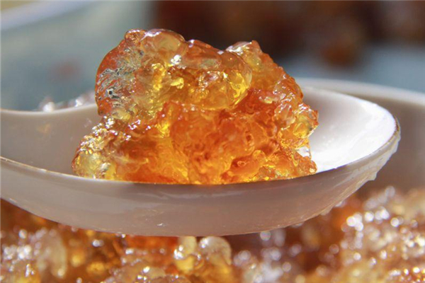 桃膠與阿膠的區(qū)別 桃膠和阿膠哪個好 桃膠與阿膠的區(qū)別 桃膠和阿膠哪個好