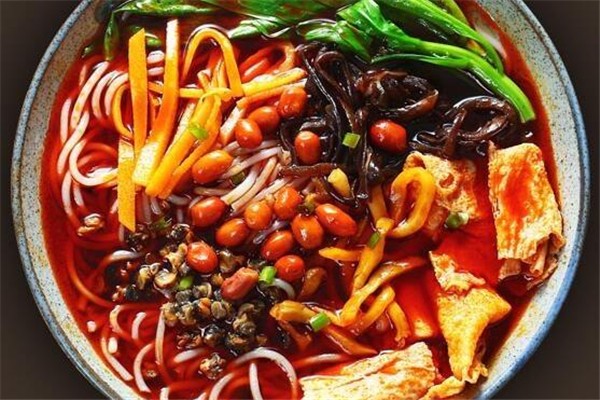 柳州螺螄粉賣到20多個國家地區(qū) 螺螄粉好吃嗎 柳州螺螄粉賣到20多個國家地區(qū) 螺螄粉好吃嗎