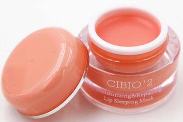 唇膜的保質期有多久 唇膜用完要洗掉嗎 唇膜的保質期有多久 唇膜用完要洗掉嗎