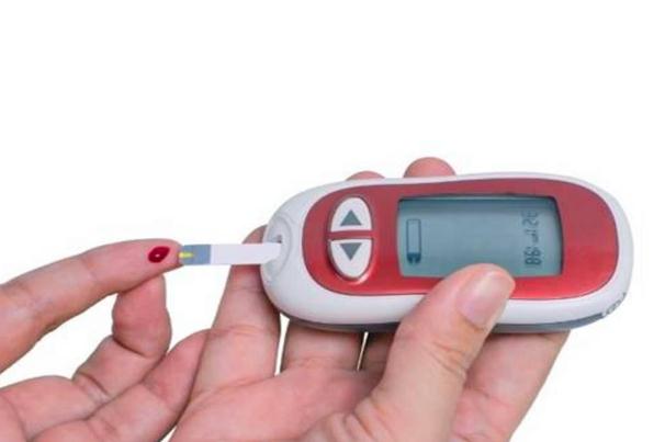 低血糖能抽煙嗎 低血糖能劇烈運(yùn)動(dòng)嗎 低血糖能抽煙嗎 低血糖能劇烈運(yùn)動(dòng)嗎