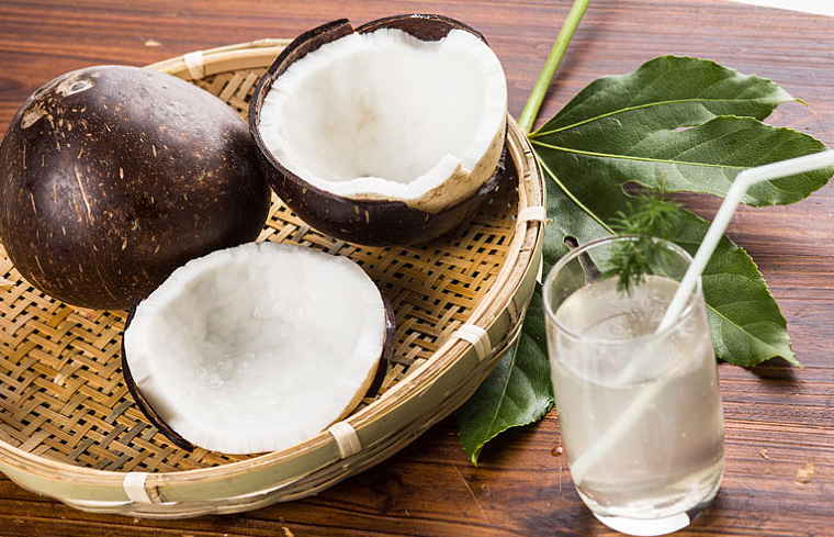 泰國奶椰的功效與作用 泰國奶椰的食用方式和注意事項(xiàng) 泰國奶椰的功效與作用 泰國奶椰的食用方式和注意事項(xiàng)