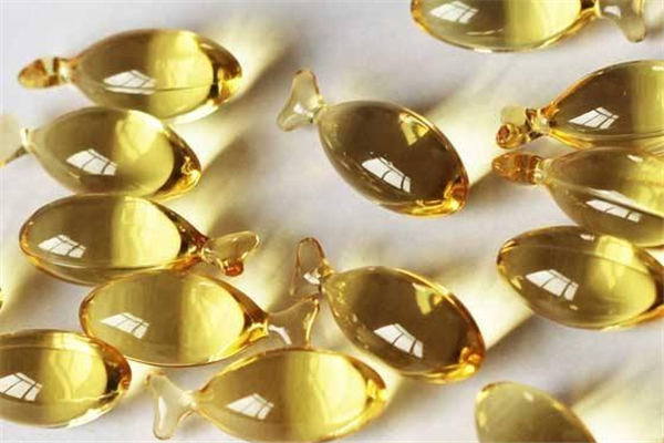 魚(yú)肝油補(bǔ)什么 魚(yú)肝油多大寶寶可以吃 魚(yú)肝油補(bǔ)什么 魚(yú)肝油多大寶寶可以吃