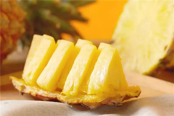 鳳梨什么季節(jié)最好吃 鳳梨是哪里產(chǎn)的 鳳梨什么季節(jié)最好吃 鳳梨是哪里產(chǎn)的