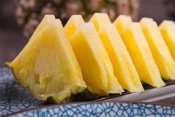 鳳梨吃了會(huì)胖嗎 鳳梨減肥可以吃嗎 鳳梨吃了會(huì)胖嗎 鳳梨減肥可以吃嗎