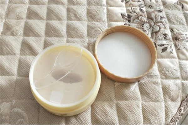 眼膜敷上有刺痛感怎么回事 眼膜會過敏嗎 眼膜敷上有刺痛感怎么回事 眼膜會過敏嗎