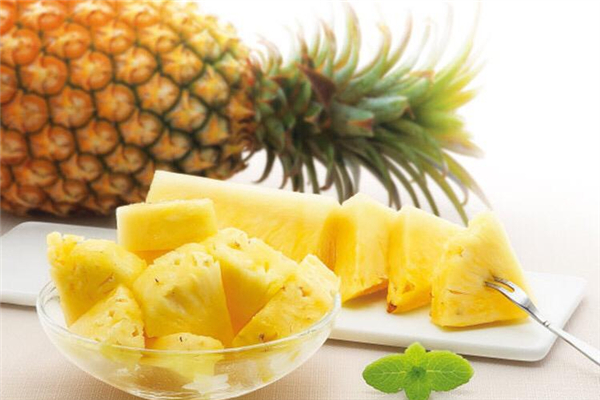 鳳梨和菠蘿有什么區(qū)別 鳳梨和菠蘿哪個好吃 鳳梨和菠蘿有什么區(qū)別 鳳梨和菠蘿哪個好吃