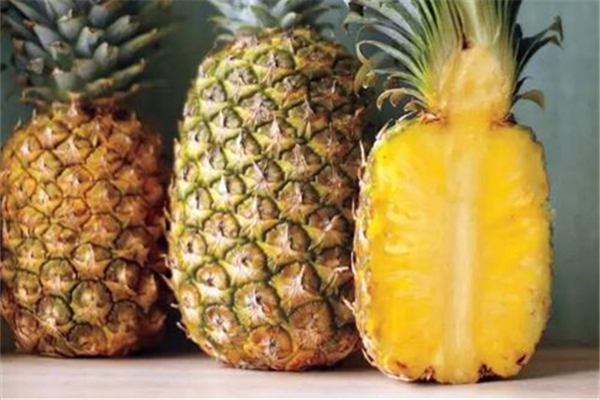 鳳梨和菠蘿有什么區(qū)別 鳳梨和菠蘿哪個好吃 鳳梨和菠蘿有什么區(qū)別 鳳梨和菠蘿哪個好吃