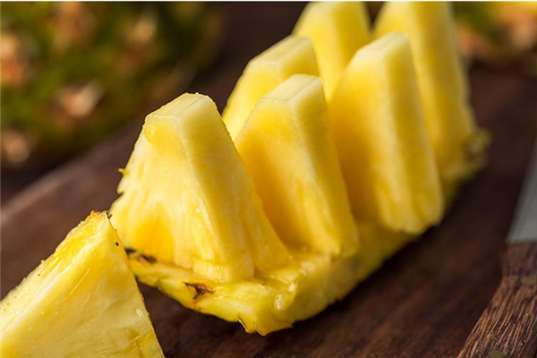 鳳梨什么季節(jié)最好吃 鳳梨是哪里產(chǎn)的 鳳梨什么季節(jié)最好吃 鳳梨是哪里產(chǎn)的