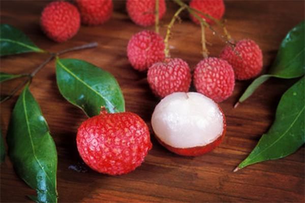 荔枝為什么放冰上 荔枝怎么保鮮時(shí)間長 荔枝為什么放冰上 荔枝怎么保鮮時(shí)間長