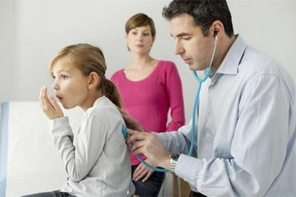 支氣管炎和咽炎有什么區(qū)別 支氣管炎和咽炎會(huì)同時(shí)存在嗎 支氣管炎和咽炎有什么區(qū)別 支氣管炎和咽炎會(huì)同時(shí)存在嗎