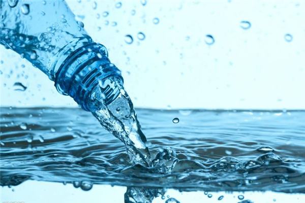 純凈水會(huì)導(dǎo)致骨質(zhì)疏松 純凈水對(duì)人體的危害