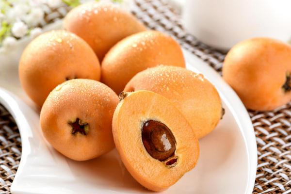 枇杷核為什么不能吃 枇杷核怎么吃治咳嗽 枇杷核為什么不能吃 枇杷核怎么吃治咳嗽