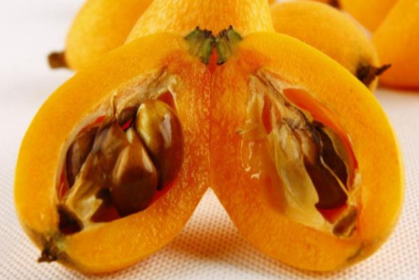 枇杷核可以煮水喝嗎 枇杷核煮水要去核嗎 枇杷核可以煮水喝嗎 枇杷核煮水要去核嗎