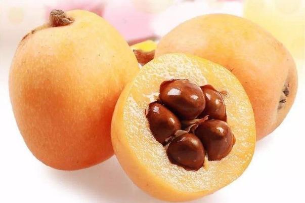 吃枇杷有什么好處和壞處 吃枇杷會(huì)上火嗎 吃枇杷有什么好處和壞處 吃枇杷會(huì)上火嗎