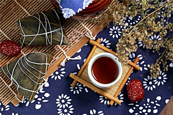 雄黃酒可以驅(qū)蟲嗎 雄黃酒怎么使用 雄黃酒可以驅(qū)蟲嗎 雄黃酒怎么使用