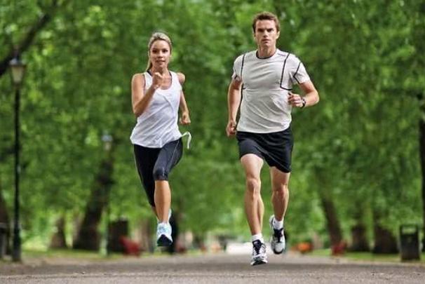 跑步有必要穿緊身褲嗎 跑步有氧和無氧的區(qū)別 跑步有必要穿緊身褲嗎 跑步有氧和無氧的區(qū)別