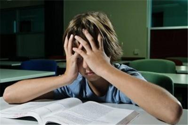 高考前一個月厭學(xué)怎么辦 高考前厭學(xué)原因是什么 高考前一個月厭學(xué)怎么辦 高考前厭學(xué)原因是什么