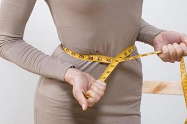 瘦肚子和腰上贅肉最有效的方法 瘦肚子的運(yùn)動(dòng)方法 瘦肚子和腰上贅肉最有效的方法 瘦肚子的運(yùn)動(dòng)方法