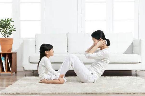 仰臥起坐要不要抱頭 仰臥起坐要完全躺下嗎 仰臥起坐要不要抱頭 仰臥起坐要完全躺下嗎